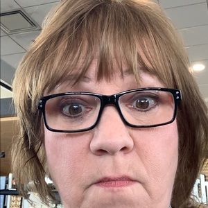 Meet your Posher, Debra